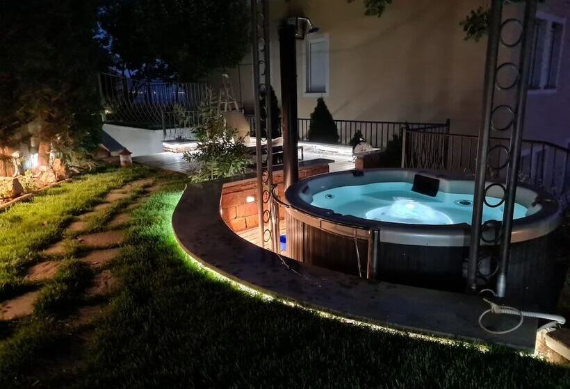 پانسیون Villa Luppo