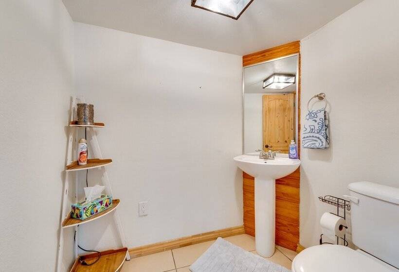 Pet Friendly Cabin On 3 Acres: 7 Mi To Uvalde!