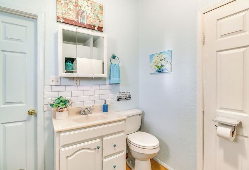 Pet Friendly Chilcoot Cottage On 34 Acres!