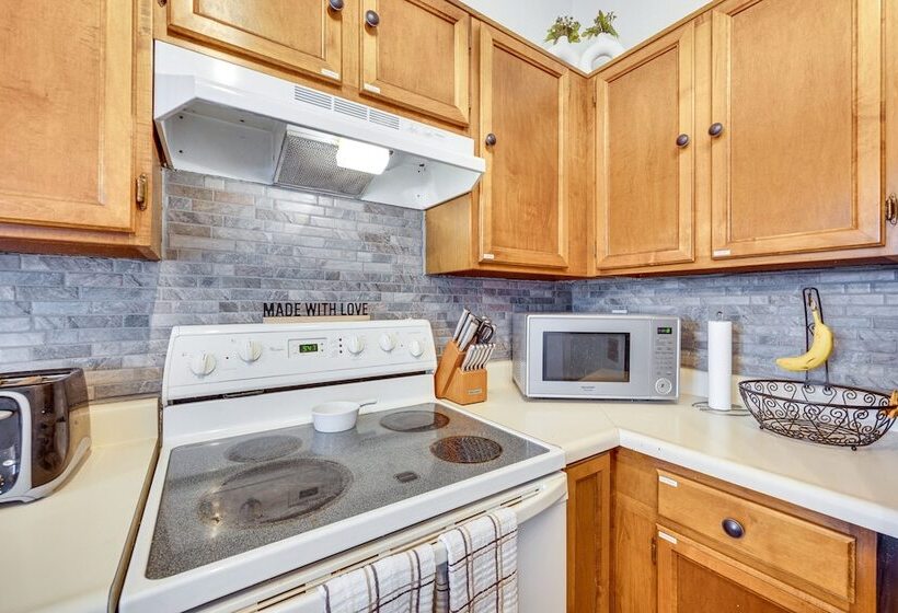 Pet Friendly Colorado Springs Home W/ Mtn Views!