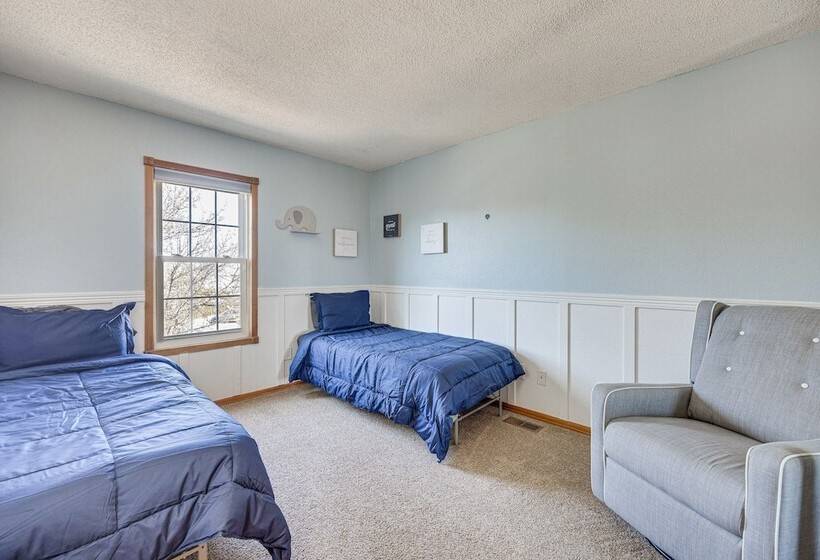 Pet Friendly Colorado Springs Home W/ Mtn Views!