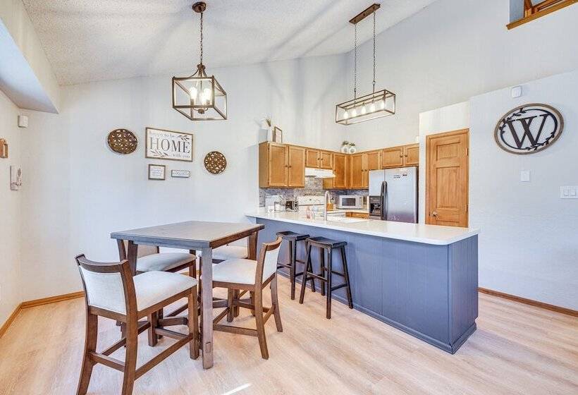 Pet Friendly Colorado Springs Home W/ Mtn Views!