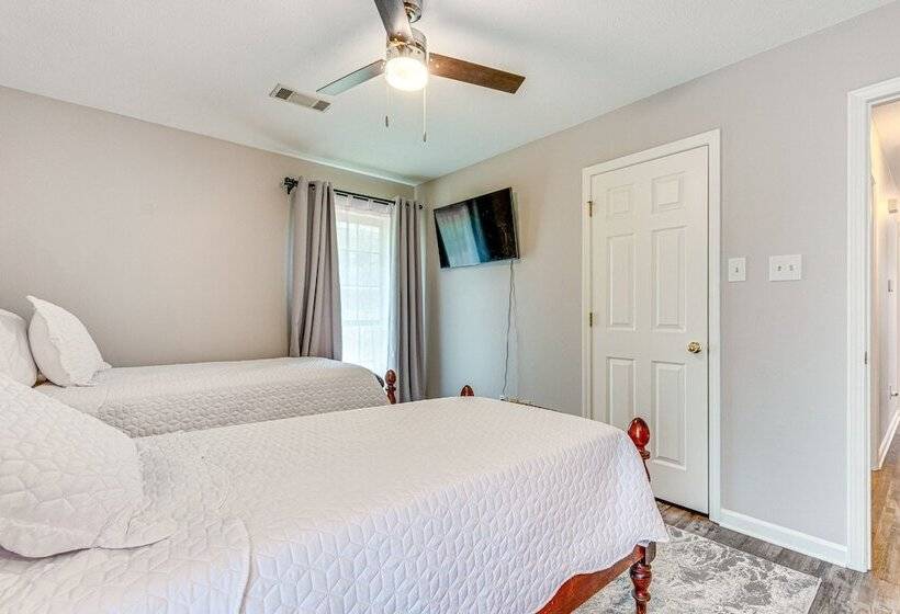 Pet Friendly Conway Home: 1 Mi To Hendrix College!