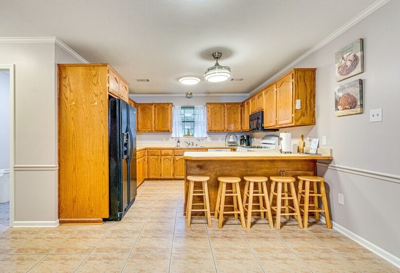 Pet Friendly Conway Home: 1 Mi To Hendrix College!