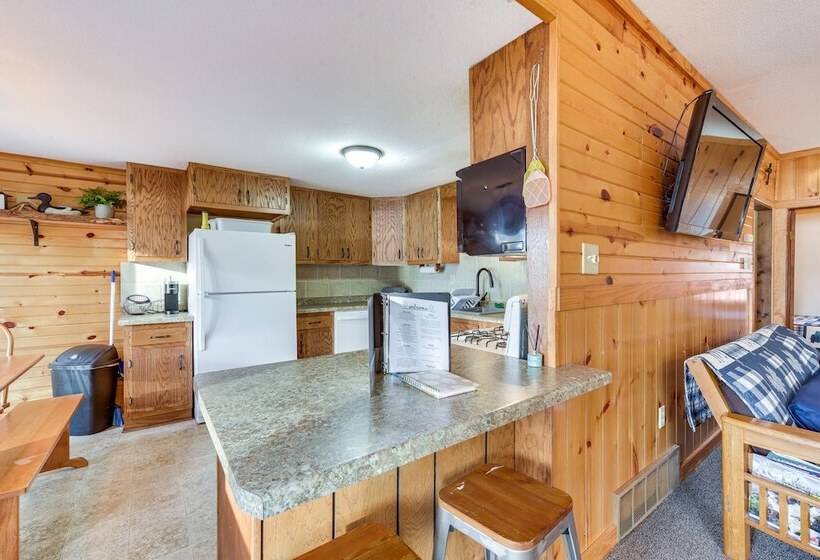 Pet Friendly Couderay Cabin W/ Boat Dock + Grill!
