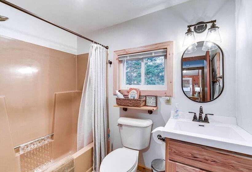 Pet Friendly Couderay Cabin W/ Boat Dock + Grill!