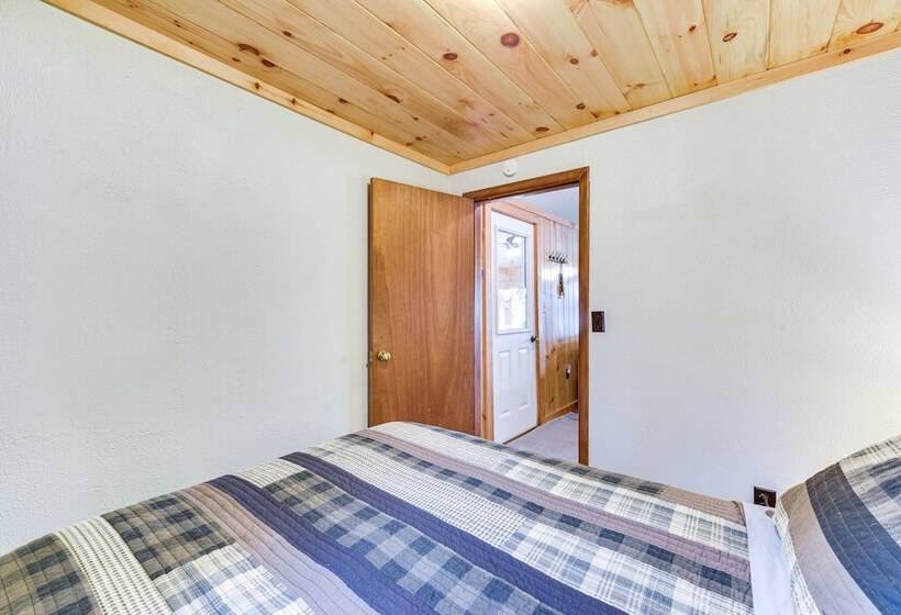 Pet Friendly Couderay Cabin W/ Boat Dock + Grill!