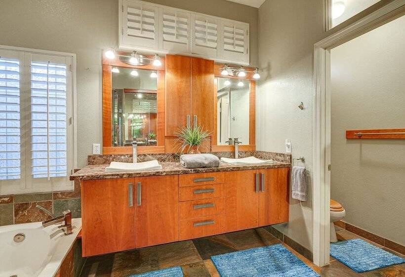 Phoenix Home W/ Private Oasis: Walk To Lookout Mtn