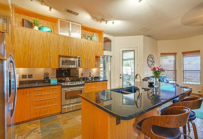 Phoenix Home W/ Private Oasis: Walk To Lookout Mtn