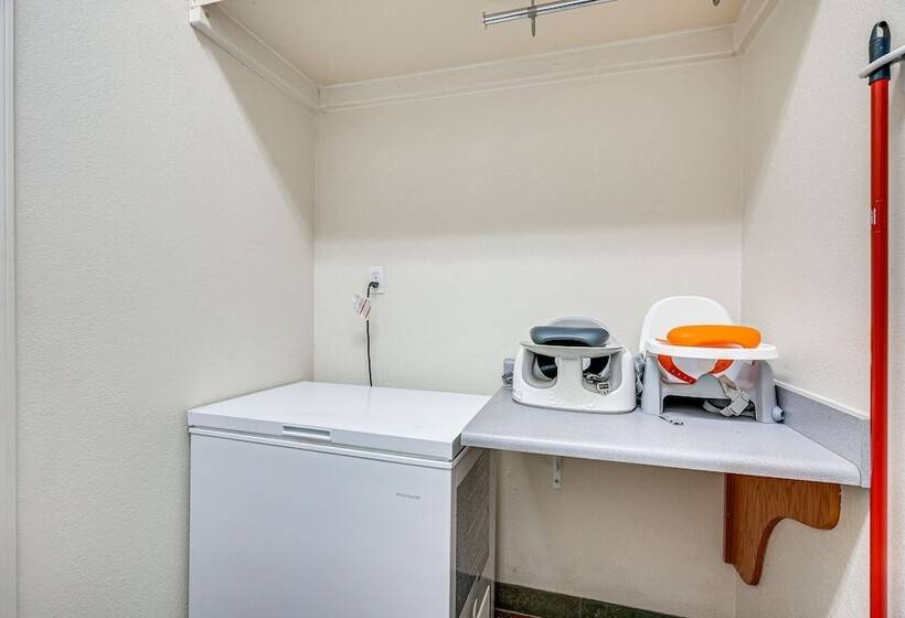 Phoenix Home W/ Private Oasis: Walk To Lookout Mtn