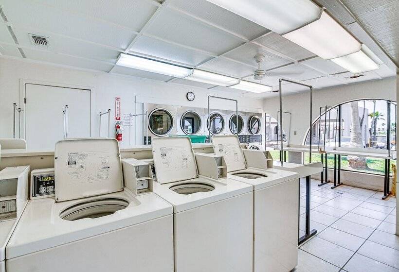 Resort Style Perks & Deck At Port Isabel Home!