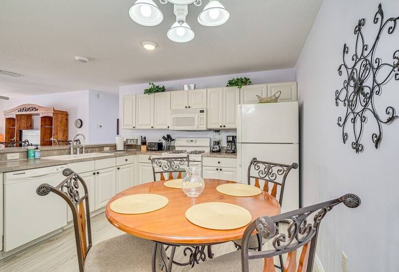 Home W/ Resort Amenities In The Villages