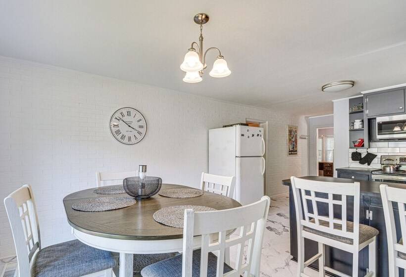 Raleigh Retreat ~ 5 Mi To Dtwn & Historic Oakwood!