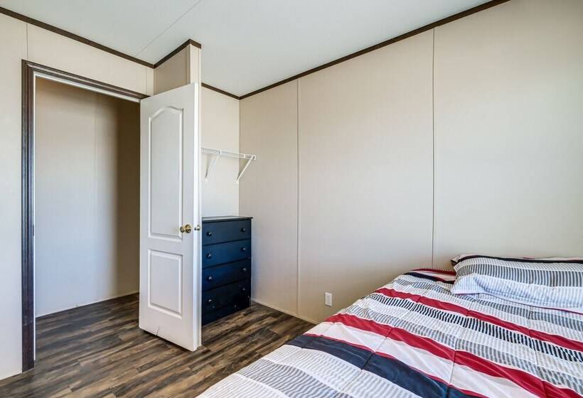 Remote Texas Group Retreat W/ Free Wifi!