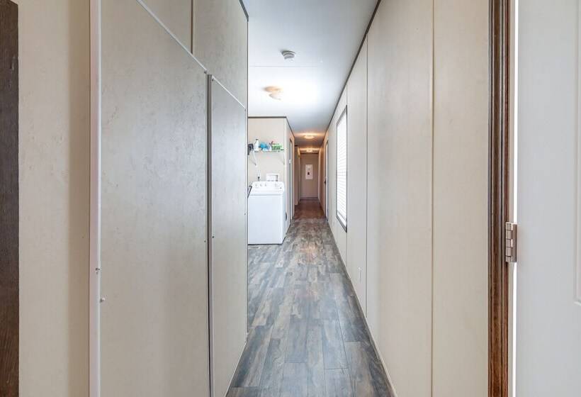 Remote Texas Group Retreat W/ Free Wifi!