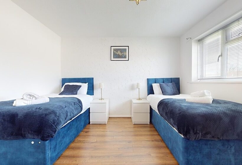 اقامتگاه Entire 3 Bed Home In Basildon Sleeps Up To 6