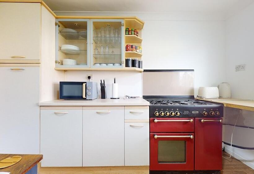 레지던스 Entire 3 Bed Home In Basildon Sleeps Up To 6