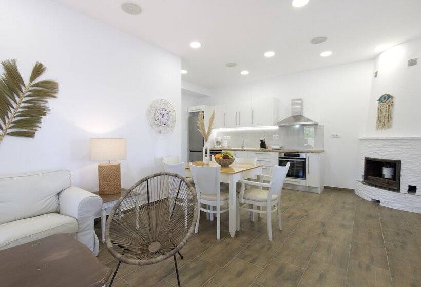 דירת נופש Arethousa House