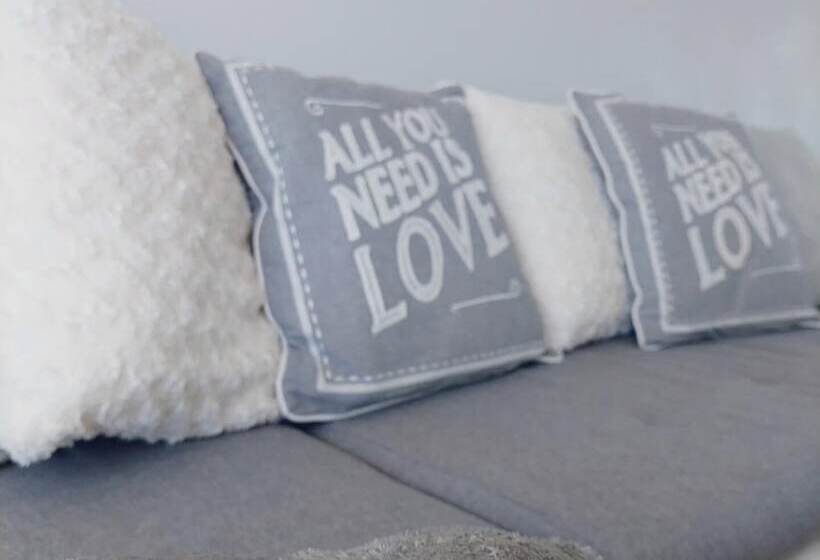 إقامة Serenity Holiday Let In South Chard