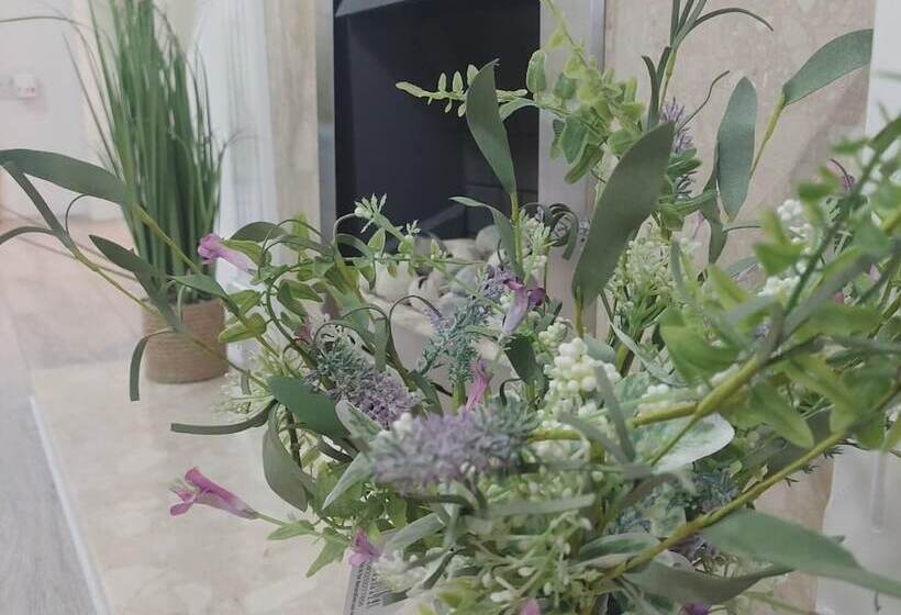 إقامة Serenity Holiday Let In South Chard