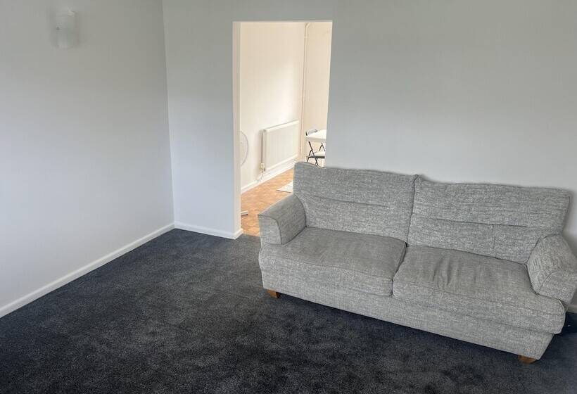 Резиденция Charming 3 Bed House In Leighton Buzzard