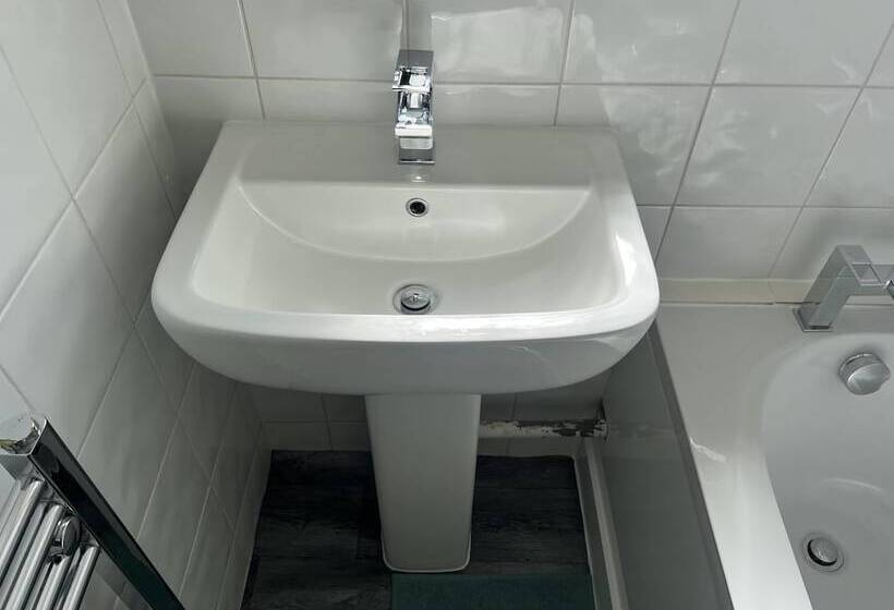 Резиденция Charming 3 Bed House In Leighton Buzzard