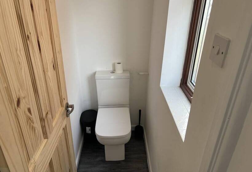 Резиденция Charming 3 Bed House In Leighton Buzzard