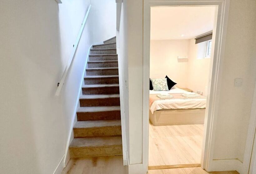 레지던스 Charming Duplex 10min To London Bridge, Quiet