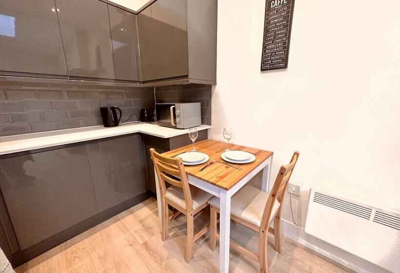 레지던스 Charming Duplex 10min To London Bridge, Quiet