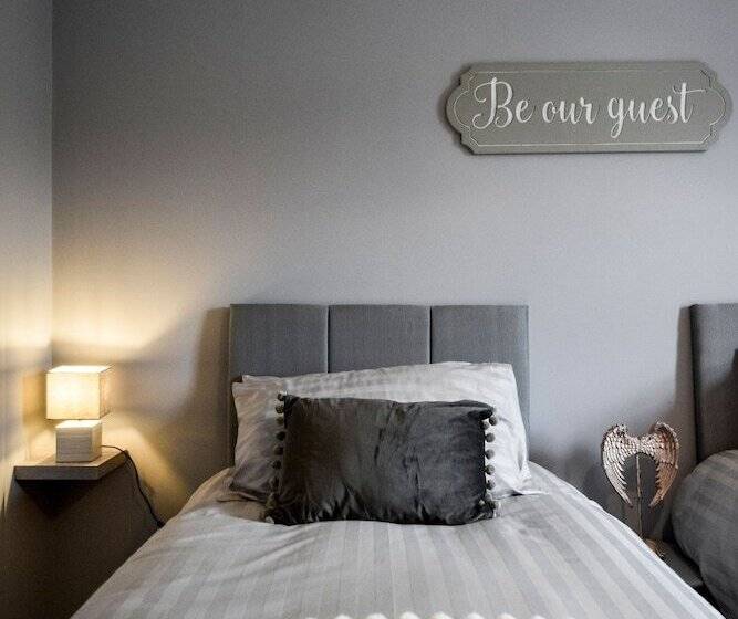 דירת נופש Immaculate 3 Bed House In Newcastle