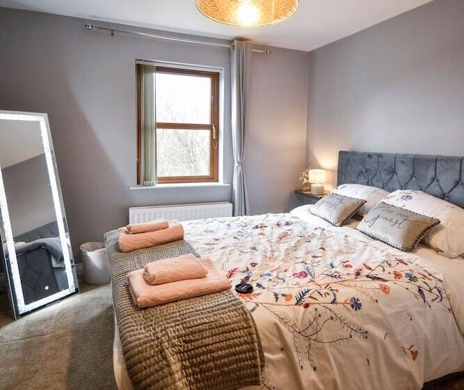 דירת נופש Immaculate 3 Bed House In Newcastle