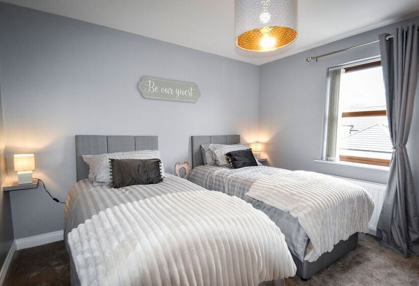 דירת נופש Immaculate 3 Bed House In Newcastle