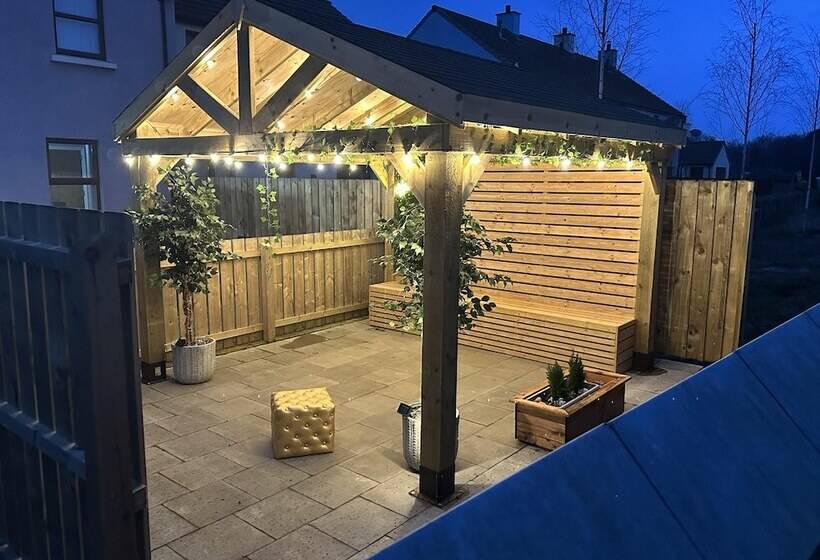 דירת נופש Immaculate 3 Bed House In Newcastle