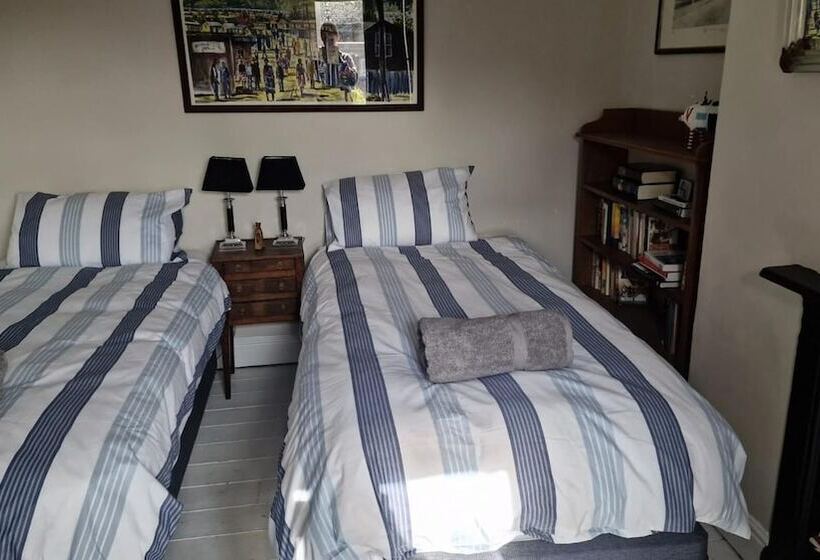 レジデンス Inviting 2 Bed Character House Stamford