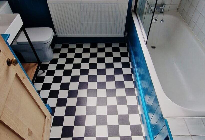 レジデンス Inviting 2 Bed Character House Stamford