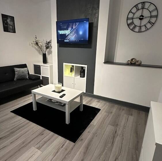 Резиденция Modern 2 Bed Near Turf Moor Football Stadium