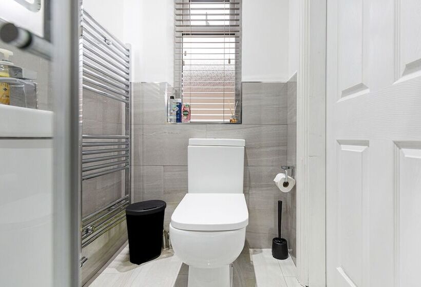 إقامة New Build 4 Bed Det House In Yorkshire Nr Leeds