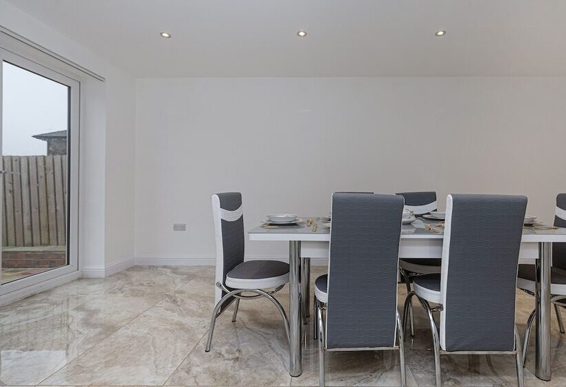 إقامة New Build 4 Bed Det House In Yorkshire Nr Leeds