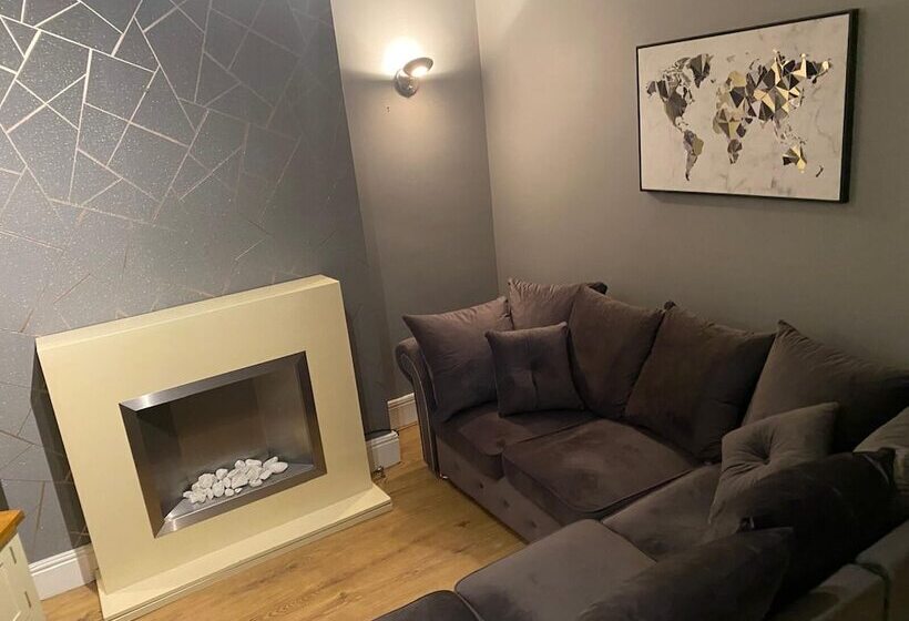 דירת נופש 2 Bed House   Garden & Excellent Wifi