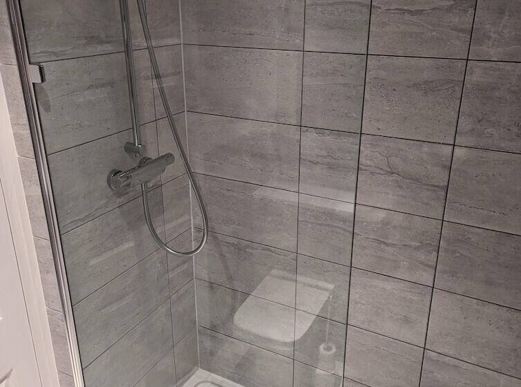 דירת נופש 2 Bed House   Garden & Excellent Wifi