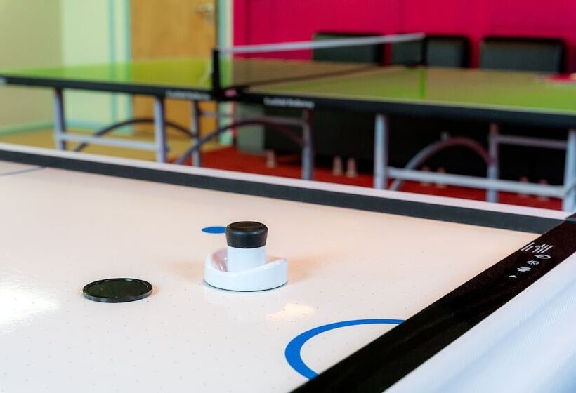 Резиденция Bunkhouse/20bedroom/sleeps85/4acre/gamesroom/wifi