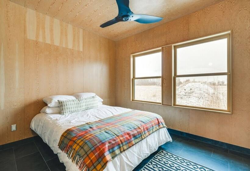 Riverfront Montana Retreat   Deck, Fire Pit & Pond