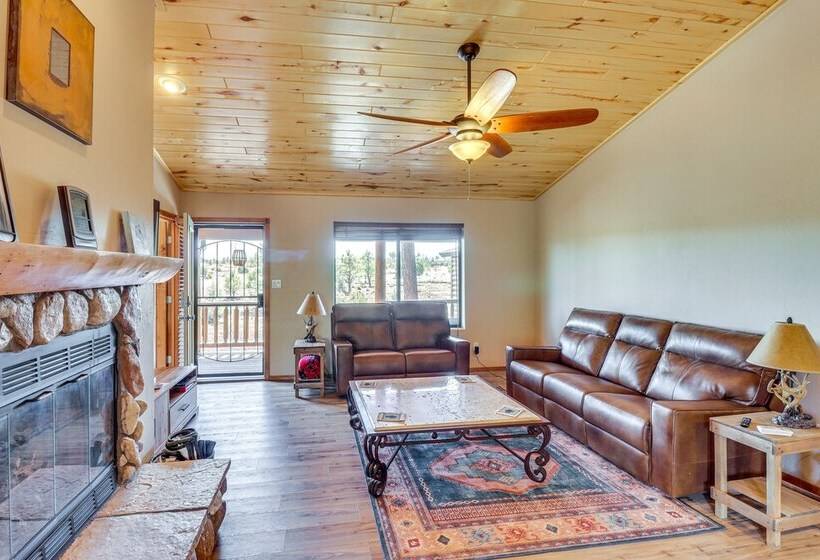 Near Lakes & Trails: Pet Friendly Cabin In Arizona