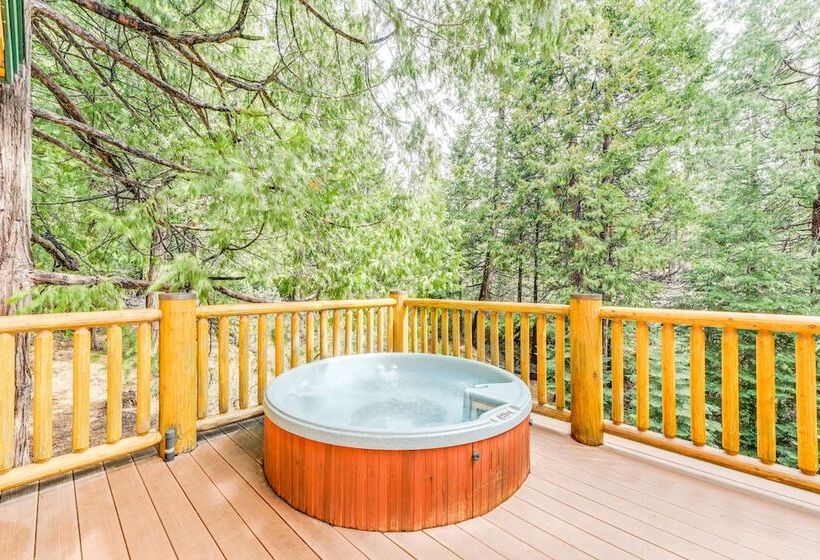 Shaver Lake Mountain Cabin W/ Hot Tub & Gas Grill!