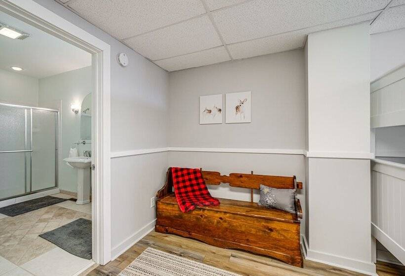 Sky Valley Retreat W/ Fire Pit & Mountain Views!