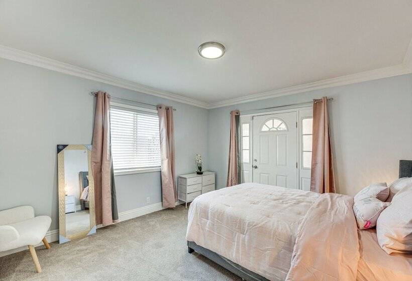 South Central Los Angeles Home W/ Patio