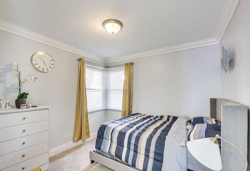 South Central Los Angeles Home W/ Patio