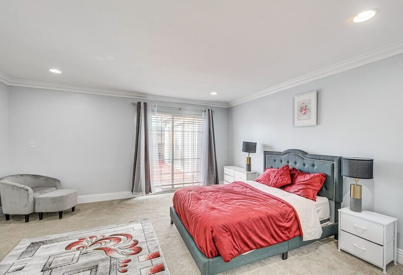 South Central Los Angeles Home W/ Patio