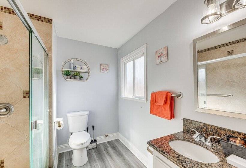 South Central Los Angeles Home W/ Patio