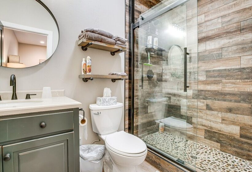 Spacious Arnold Cabin W/ Patio & Gas Grill!